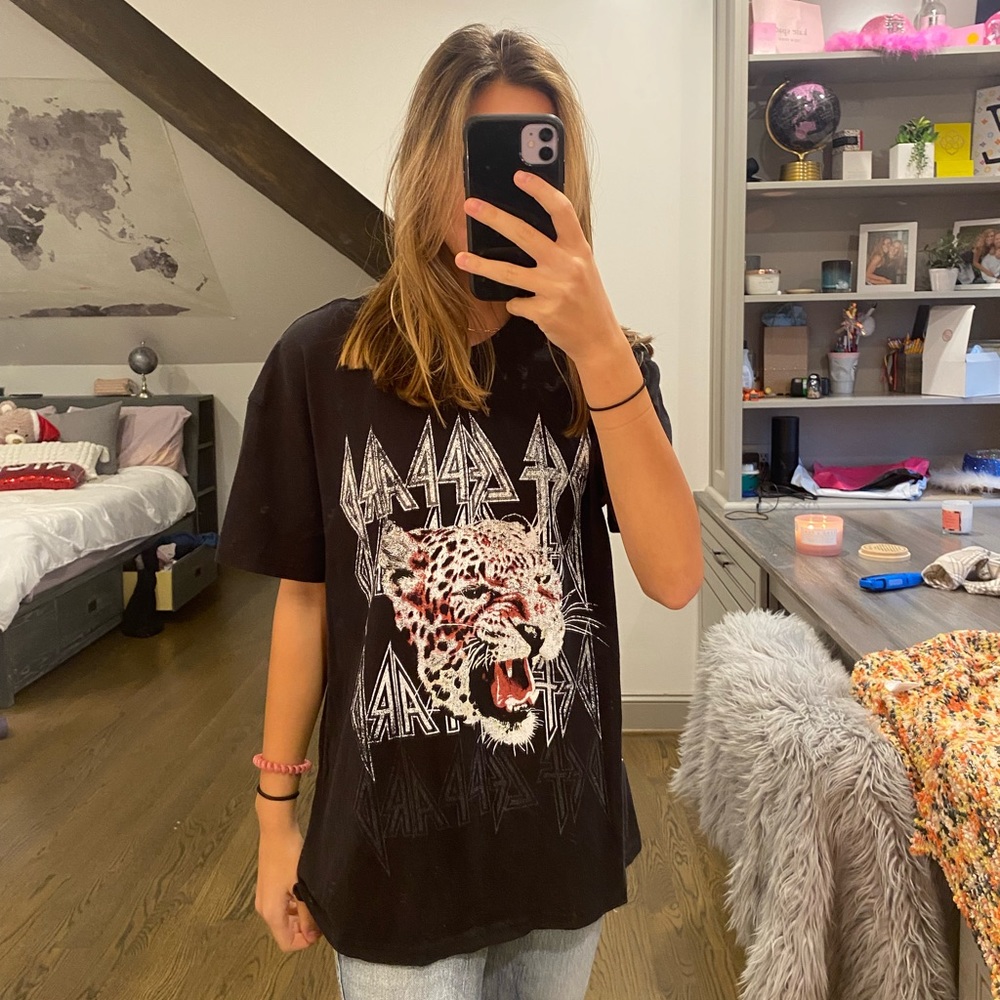 This vintage tee was bought and never worn.